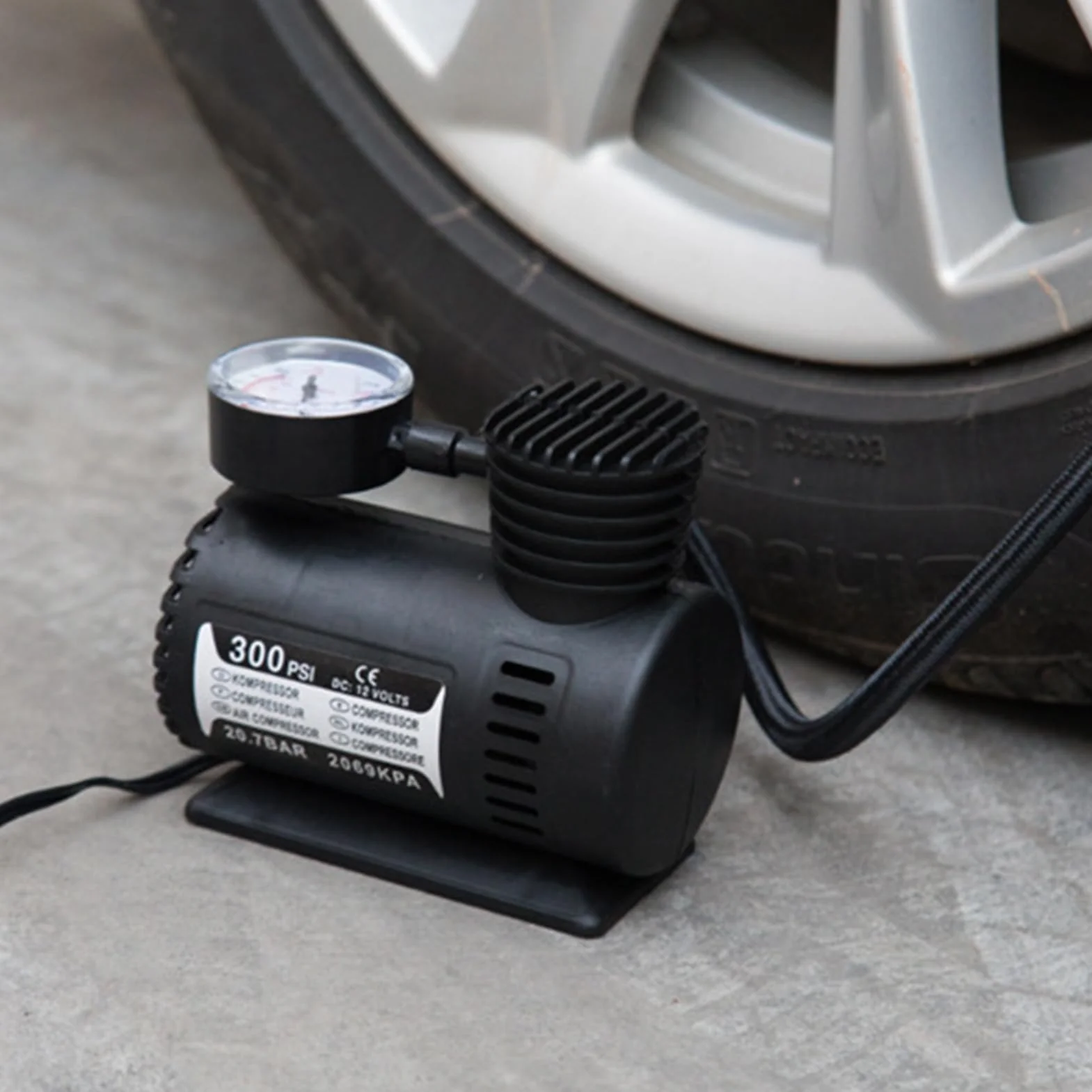 Pompka Samochodowa 300PSI, Mini Elektryczna Pompka do Opon 12V z 3 Igłami do Samochodów, Rowerów, Motocykli, Przenośna Automatyczna Sprężarka (BLACK)